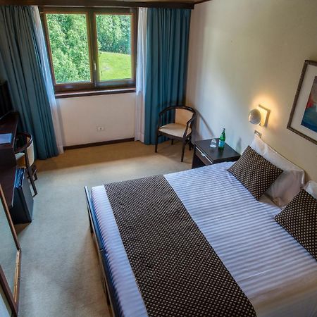 Hotel Mirella ปอนเตดีเลโญ ภายนอก รูปภาพ