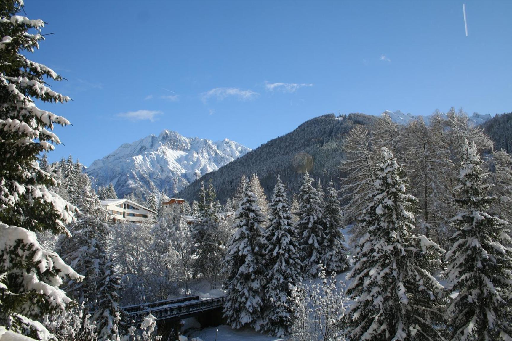 Hotel Mirella ปอนเตดีเลโญ ภายนอก รูปภาพ