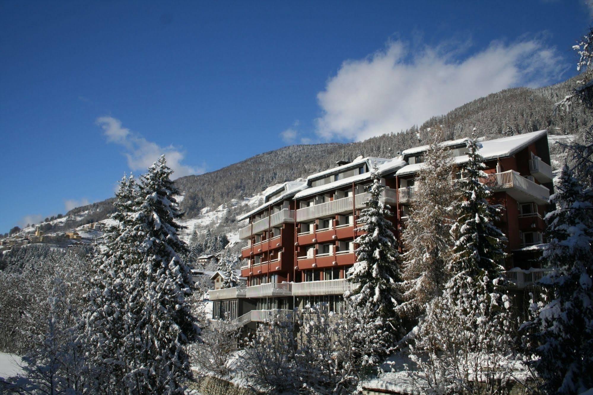 Hotel Mirella ปอนเตดีเลโญ ภายนอก รูปภาพ